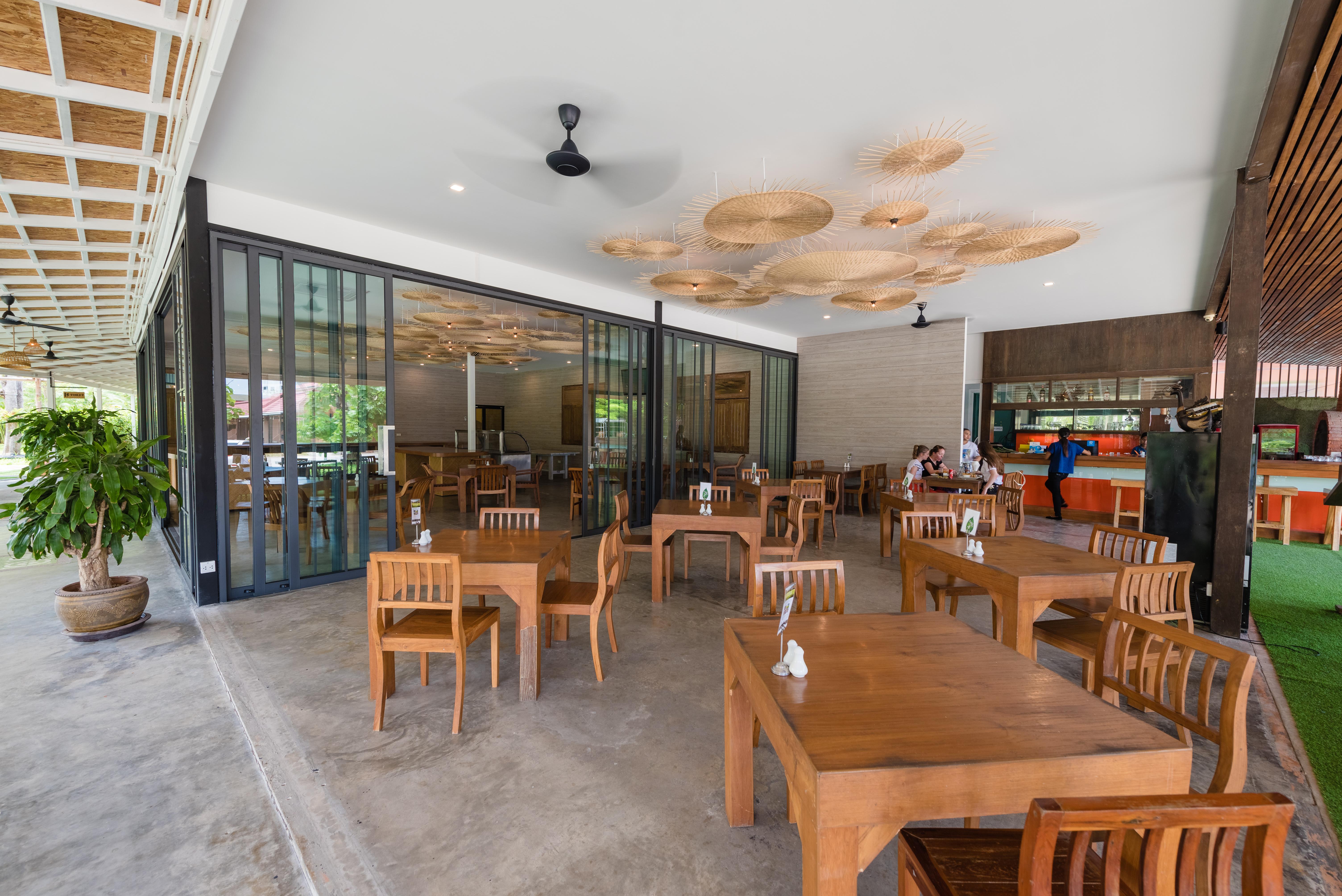Naina Resort&Spa - SHA Extra Plus Patong Exterior foto