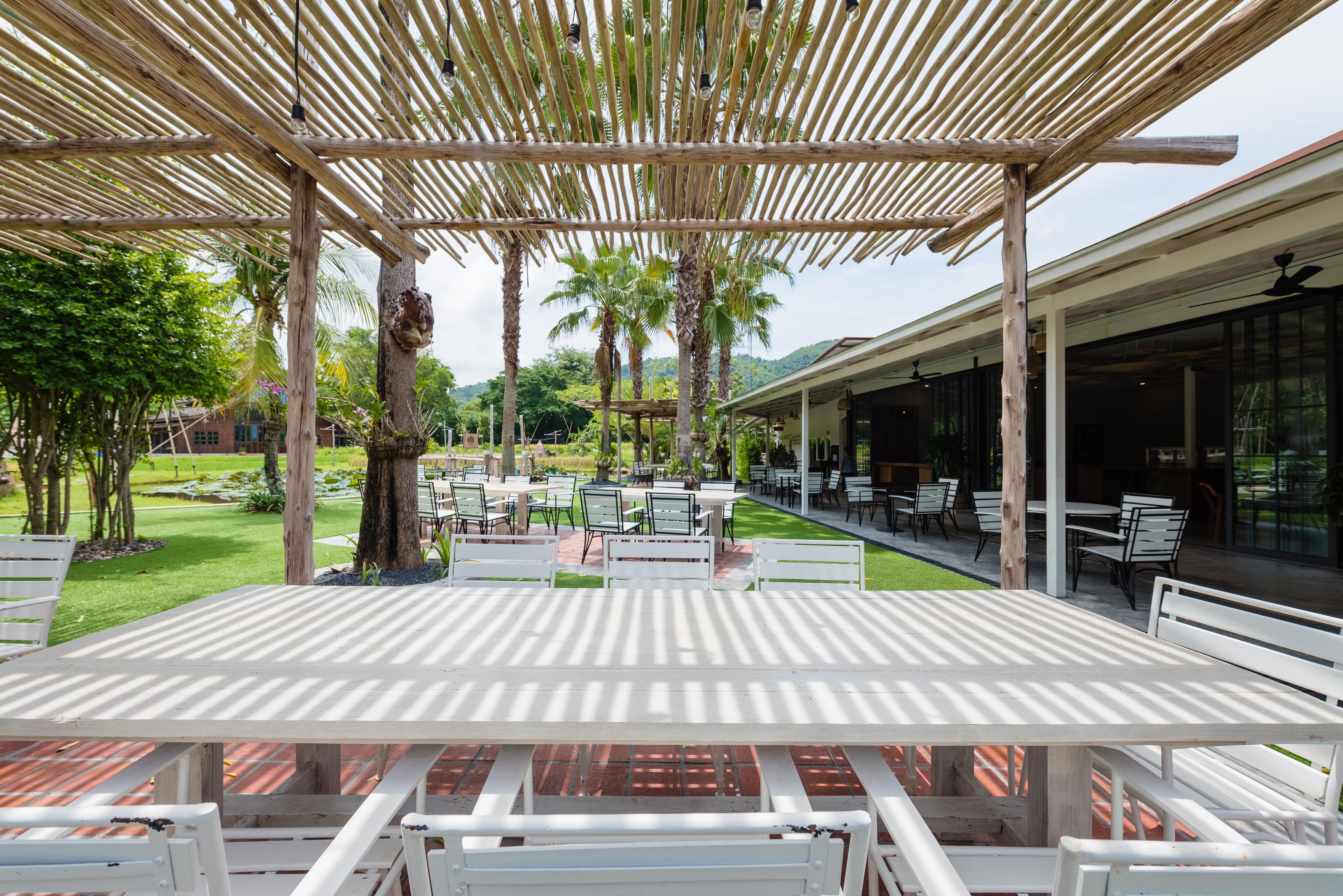 Naina Resort&Spa - SHA Extra Plus Patong Exterior foto