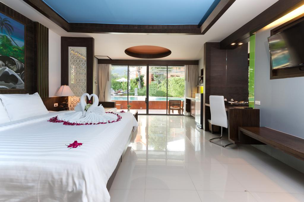Naina Resort&Spa - SHA Extra Plus Patong Exterior foto